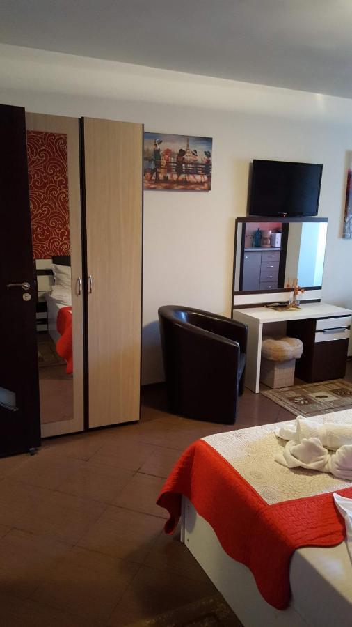 Appartamento Garsoniera Ioana Bucarest Esterno foto