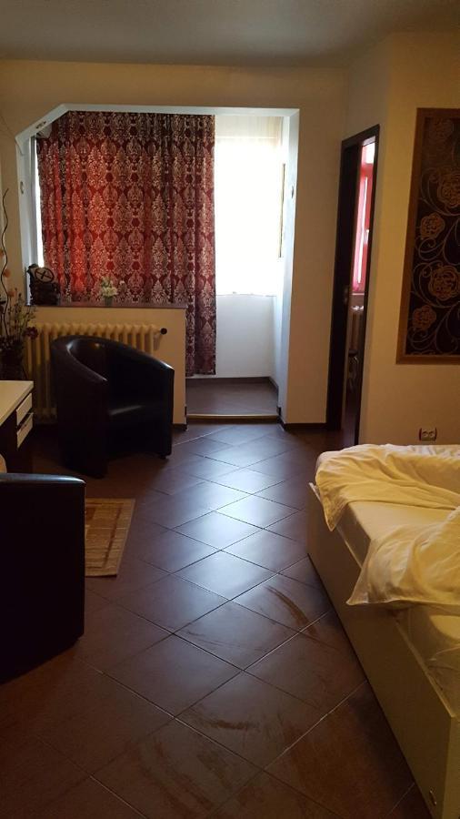 Appartamento Garsoniera Ioana Bucarest Esterno foto